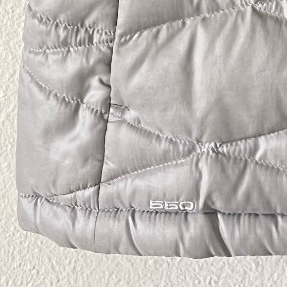 The North Face 550 Fill Women's Down Quilted Puffer Vest Light Gray Size Small - Picture 5 of 16